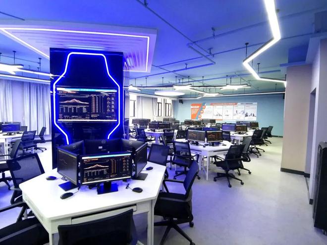 廣州華立學(xué)院首招“3+證書(shū)”中職升本，省控線及計(jì)算機(jī)科技專(zhuān)業(yè)招生信息發(fā)布